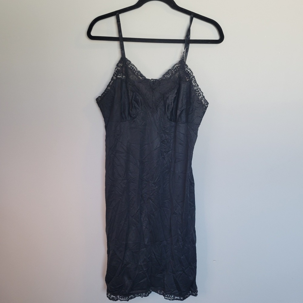Vintage Black Lace Trim Full Slip Lingerie Adjustable Straps Size 40 RN 34452